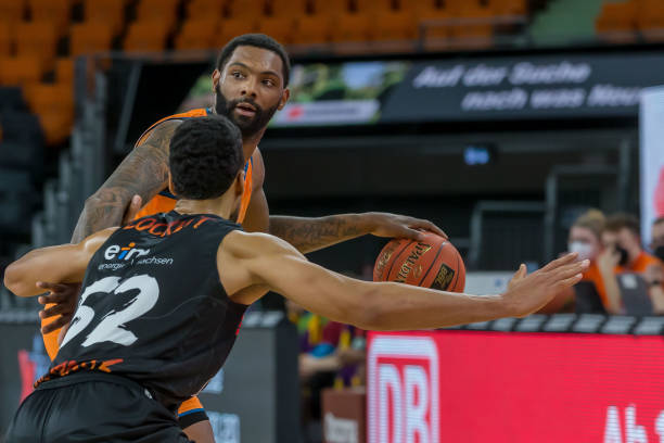 更是两种风 更是两种风