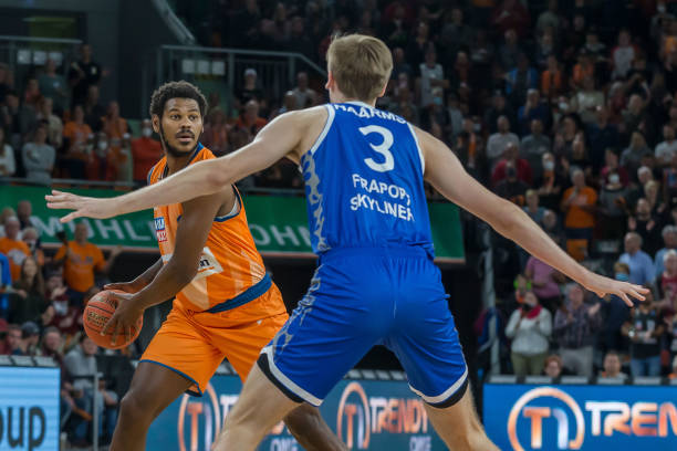 阿拉米杨与 阿拉米杨与